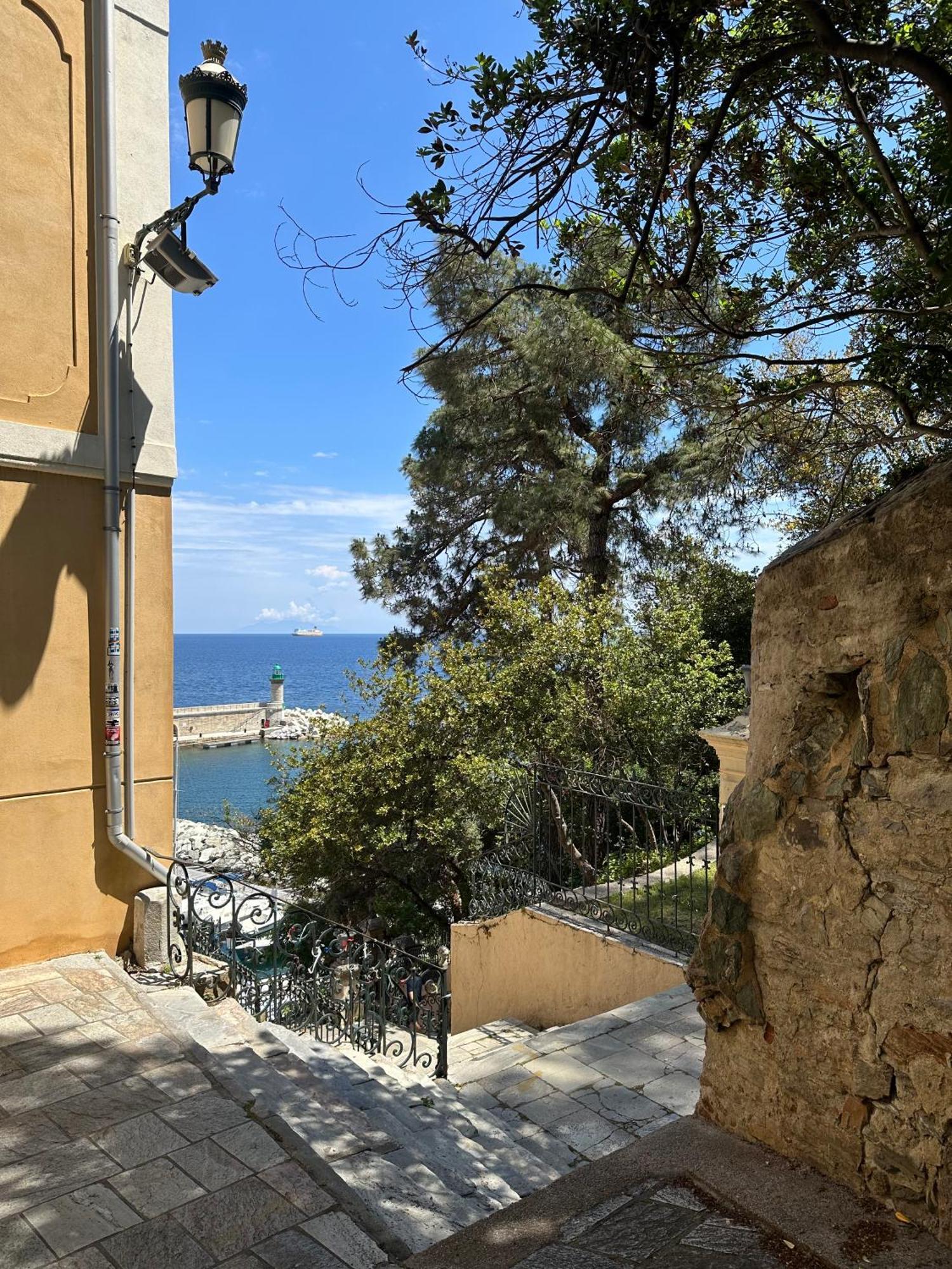 Acquatignese Charme Authentique Au Coeur De Bastia Apartment *