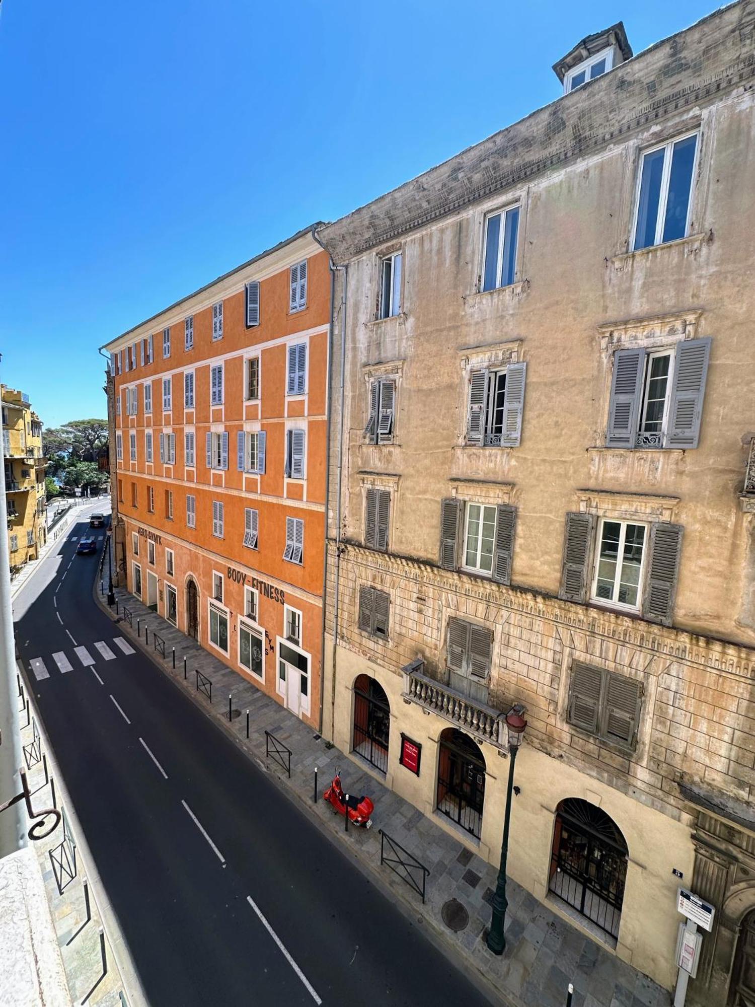 Apartment Acquatignese Charme Authentique Au Coeur De Bastia
